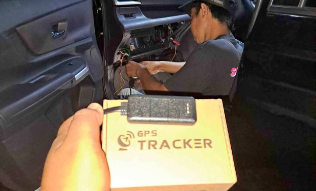 Cara Pasang GPS di Mobil